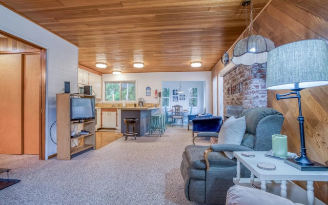 Cabin on the Coast (MCA 621)