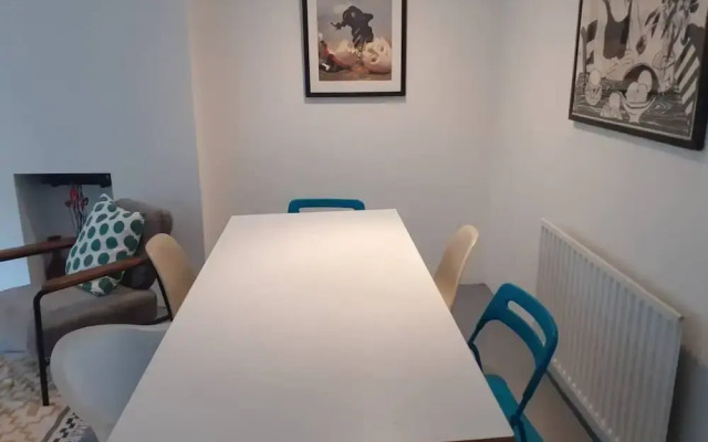 3 bed Apartment With Garden in Zone one se1