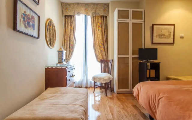 Alcazar Pool Villa by Valcambre