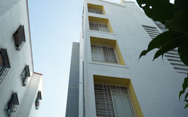 OYO 23670 Hotel Resonare Residency
