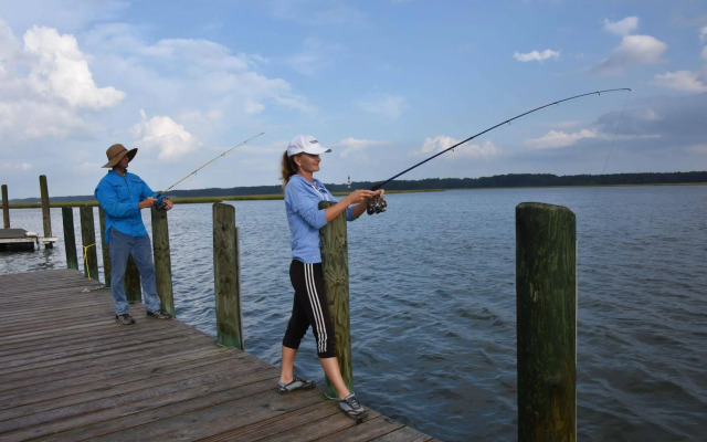 Snug Harbor Marina and Hotel