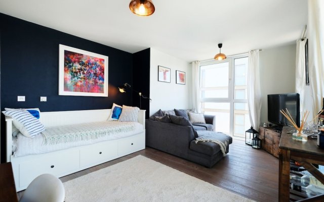 A Charming and Luxurious 2BR Flat on Walthamstow