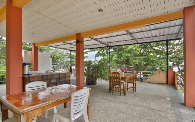 The Royhanna Beach House