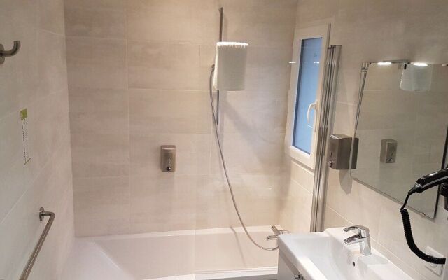 Logis Hotel Yseria - Historical Center