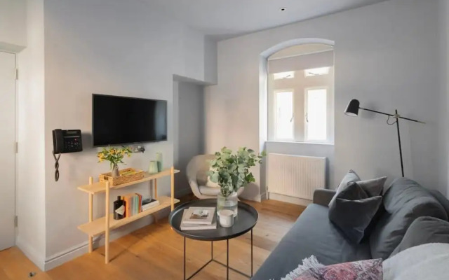 St Catherine s Hospital - Superior Apartment