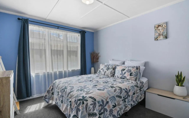 Bliss on Barratt - Blenheim Holiday Home