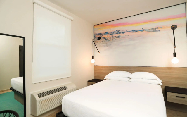 The Tryst Beachfront Hotel