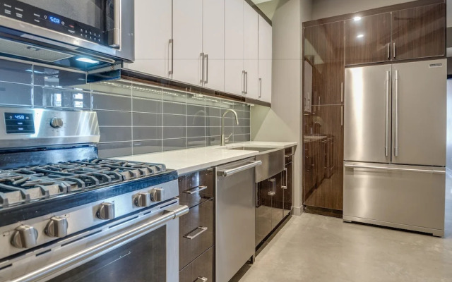 Deedee's Apartments - Lofts at Grove