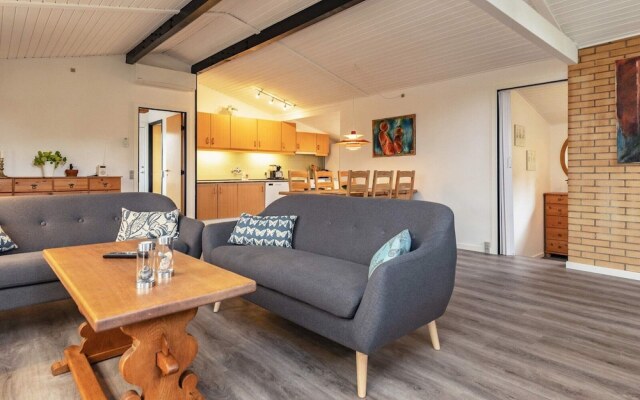 6 Person Holiday Home in Vaeggerlose