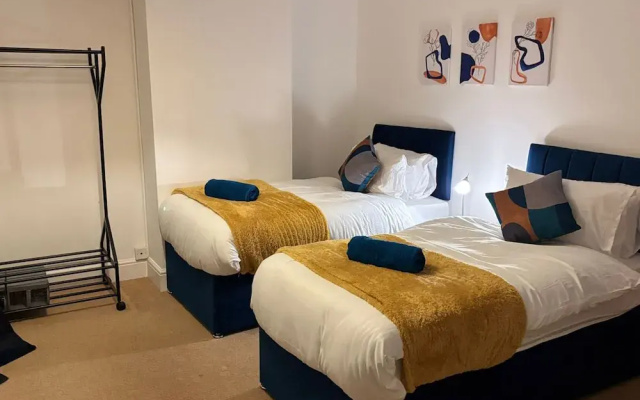 Cozee 2-bed nr New Cross Hospital