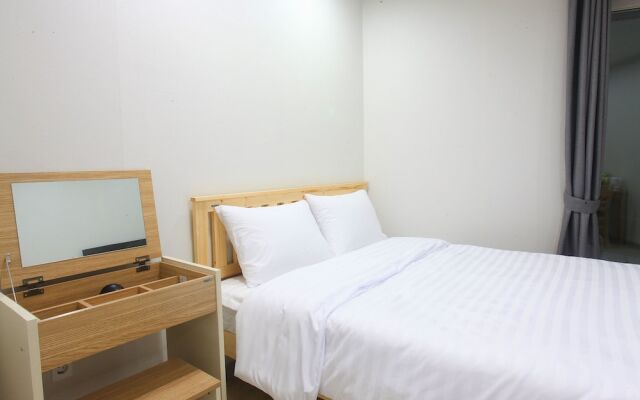 Sea and Star Pension