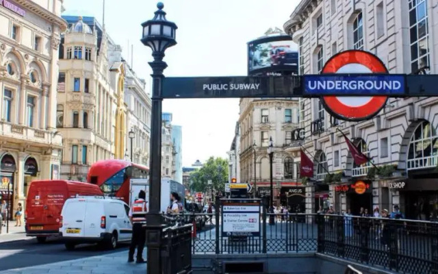 Zedwell Capsule Hotel, Piccadilly Circus