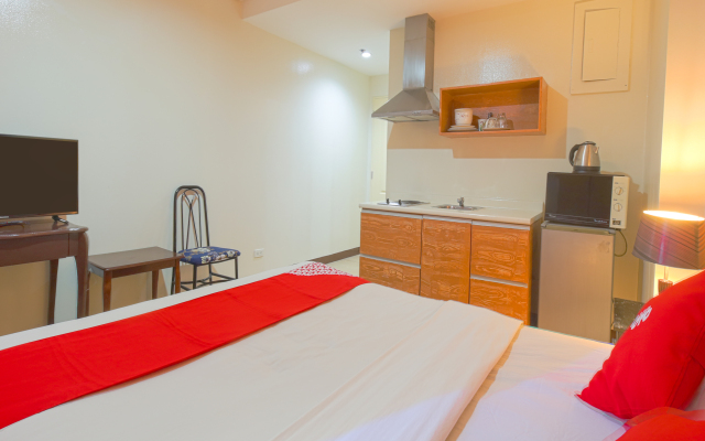 OYO 769 Poblacion Suites Polaris