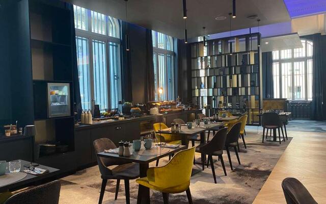 Best Western Premier Le Chapitre Hotel & Spa