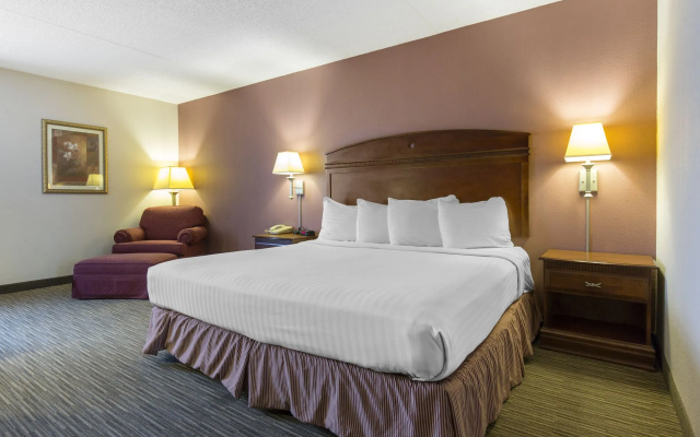 Greenstay Hotel & Suites
