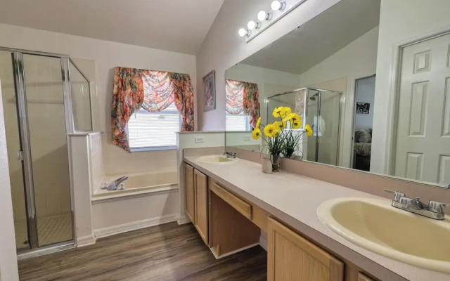 Sandra's Eagle Pointe Vacation Home