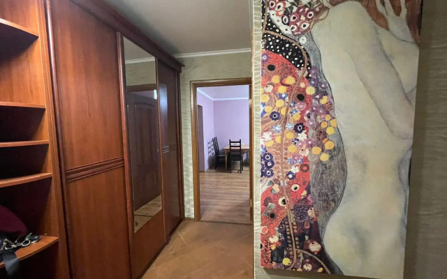 There is an apartment on Akademika Prospekt 12