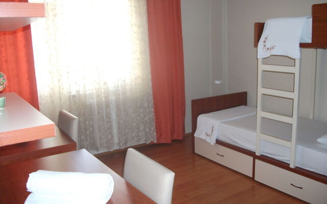 Nazli Apartment