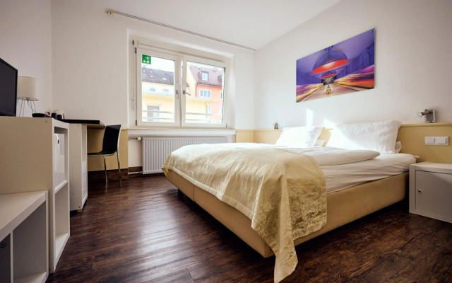 The 4 You Hostel & Hotel