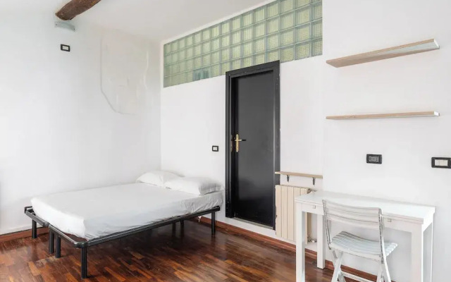 Studio Malcontenti con terrazzo