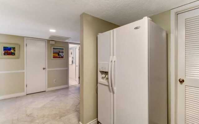 2126 Beachwood
