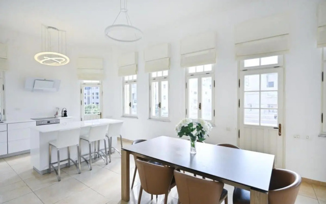 Amazing 2BR near the beach by HolyGuest