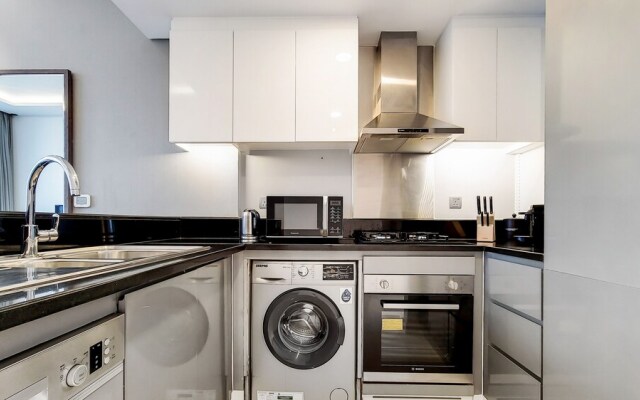 Manzil - 1BR in Business Bay w Burj & Canal Views