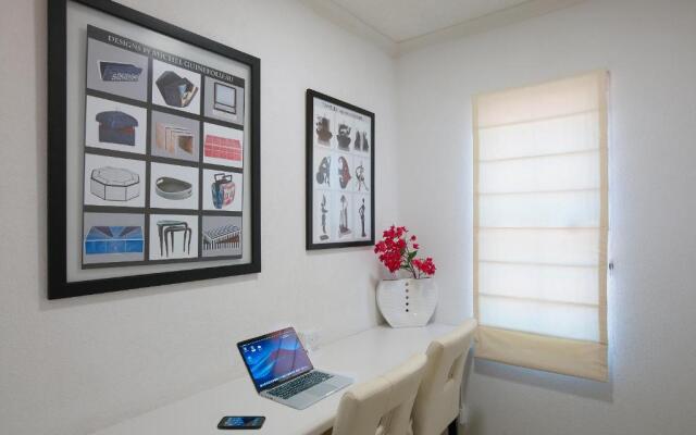 This Property in Centrally Located in a Quiet Residential Neighbourhood