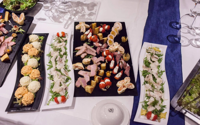 Отель Radisson RED Belgrade