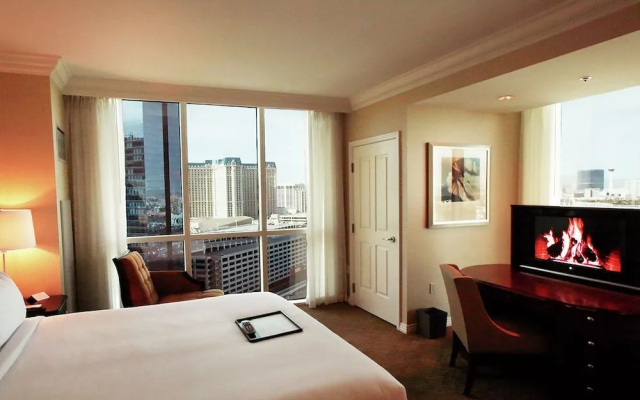 Signature Suites Collection