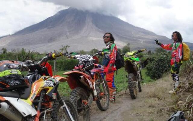 Terimakasih Bar and Guesthouse