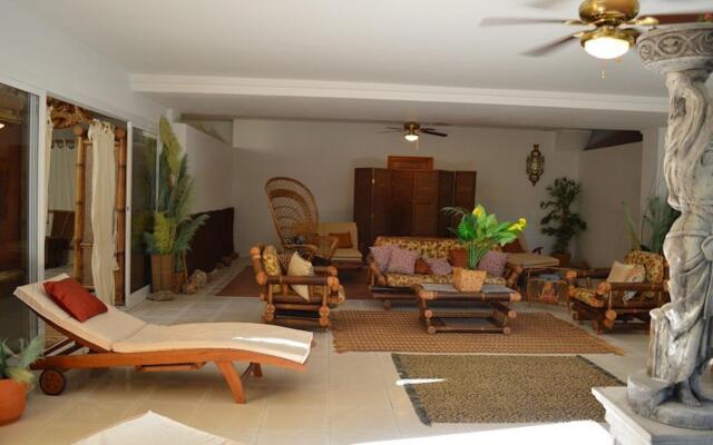 19567 - Unique Luxurious And Palacial Villa