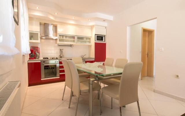 Holiday House Danka