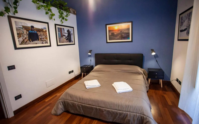 Travellers Photo Home