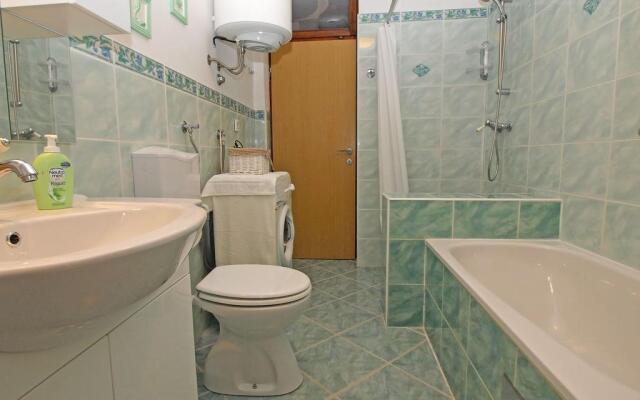 Apartment 389