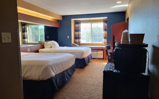 Starkville Inn & Suites