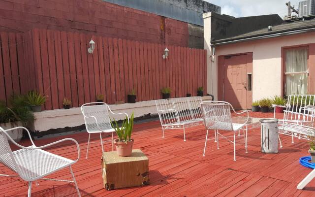 OYO Cameron Historic Hotel Brownsville I-69E