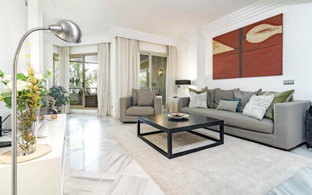 FA - Fabulous Apartment with in and outdoor Pool