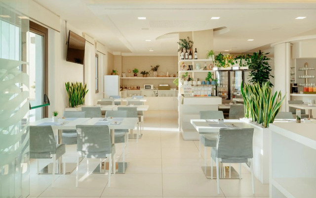 Life Hotel