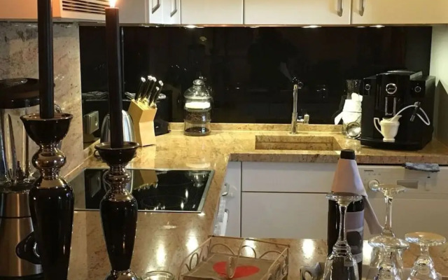 Holiday Apartment Garden Suite