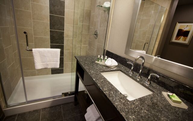 Mohegan Pennsylvania Casino Resort - Adults Only 21+