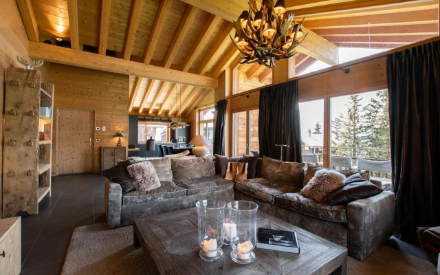 Anna Isabelle Penthouse