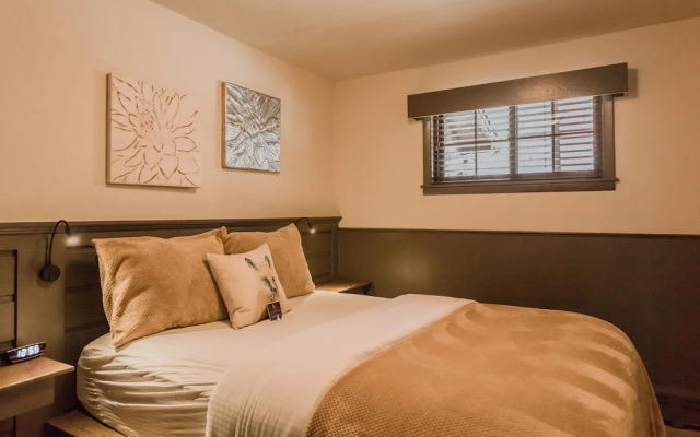 Highland Haven Creekside Inn