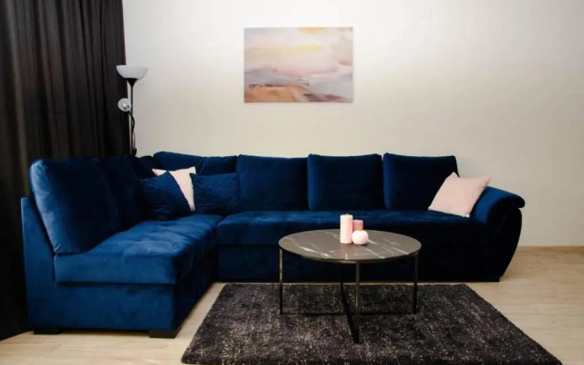 Super luxurious & spacious designer apartment.