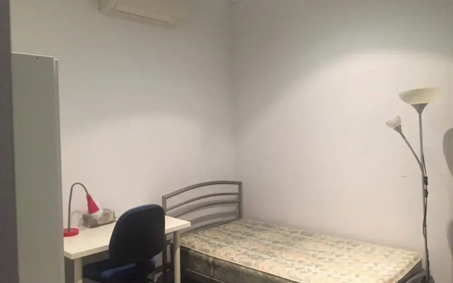 Sunny 3 Bedroom Apartment in Turrella
