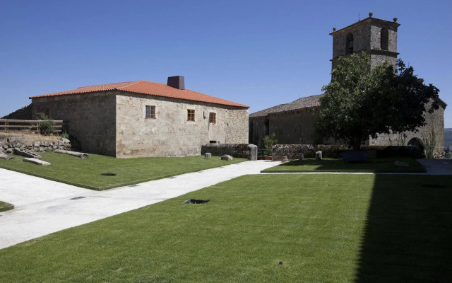 Parador Castillo De Monterrei