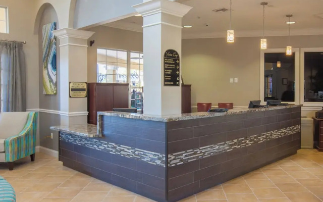 Beautiful Vista Cay Lakeview Condo - 1019
