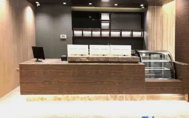 Hanting Hotel (Changchun Railway Station South Exit)