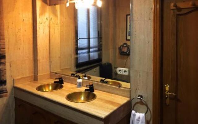 BOOKINGHAM ★Apartaments & Suites