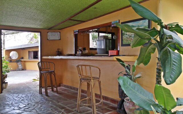 Casa Rosa Inn and Restaurant